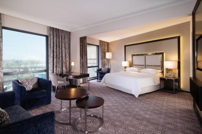 Sheraton Grand Красков Стая снимка