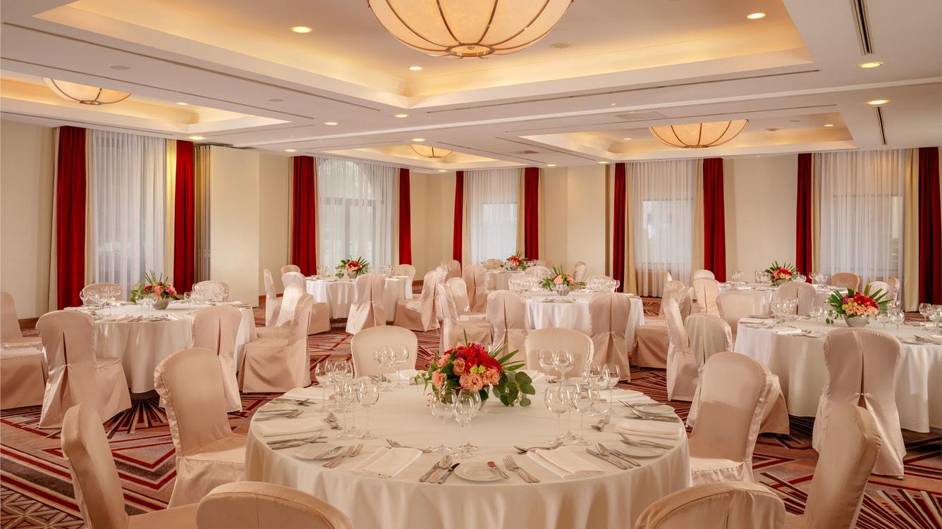 Sheraton Grand Красков Екстериор снимка The ballroom