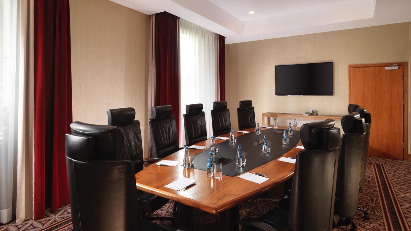 Sheraton Grand Красков Екстериор снимка Meeting room