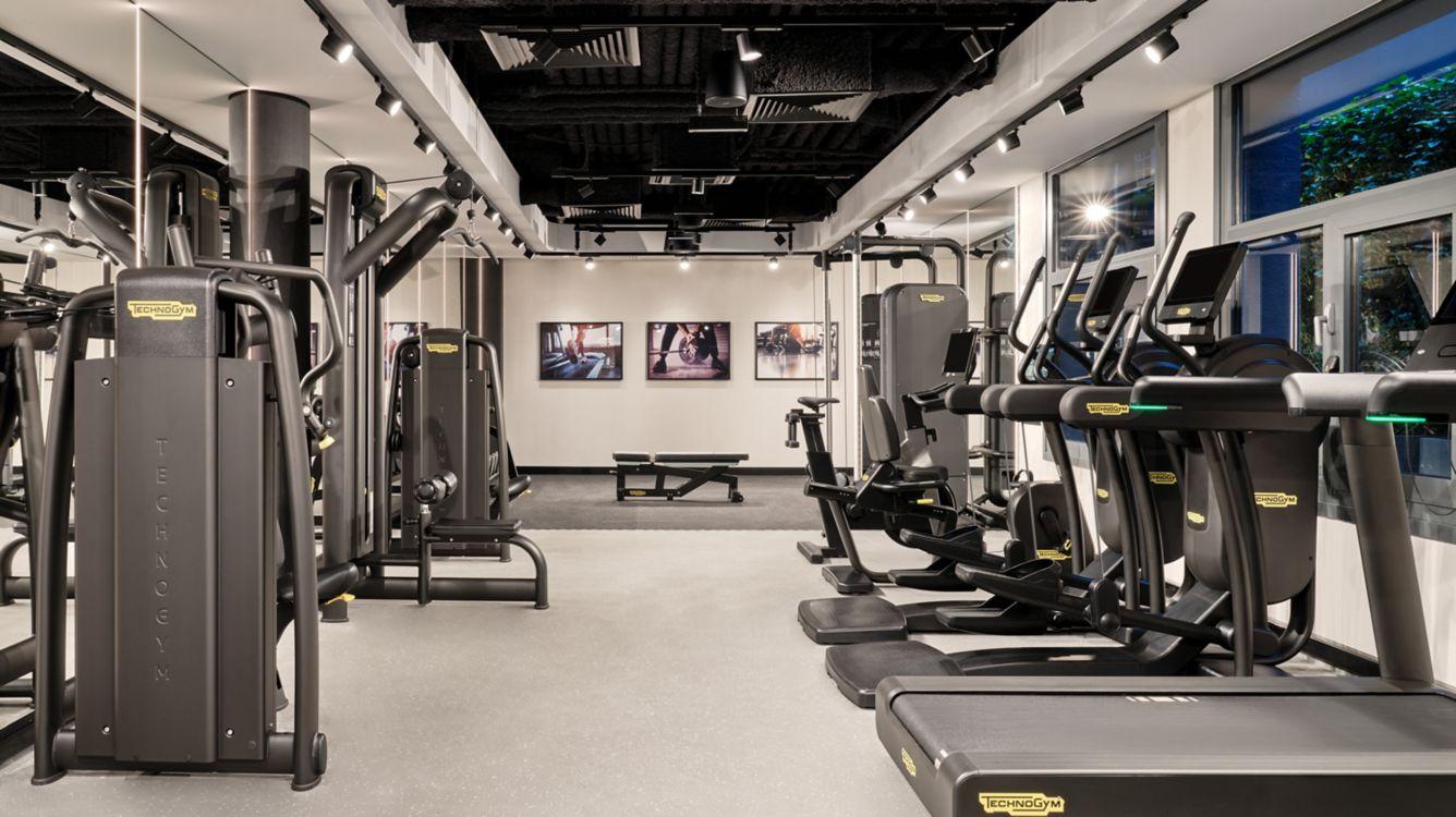 Sheraton Grand Красков Екстериор снимка The gym at The Standard East Village
